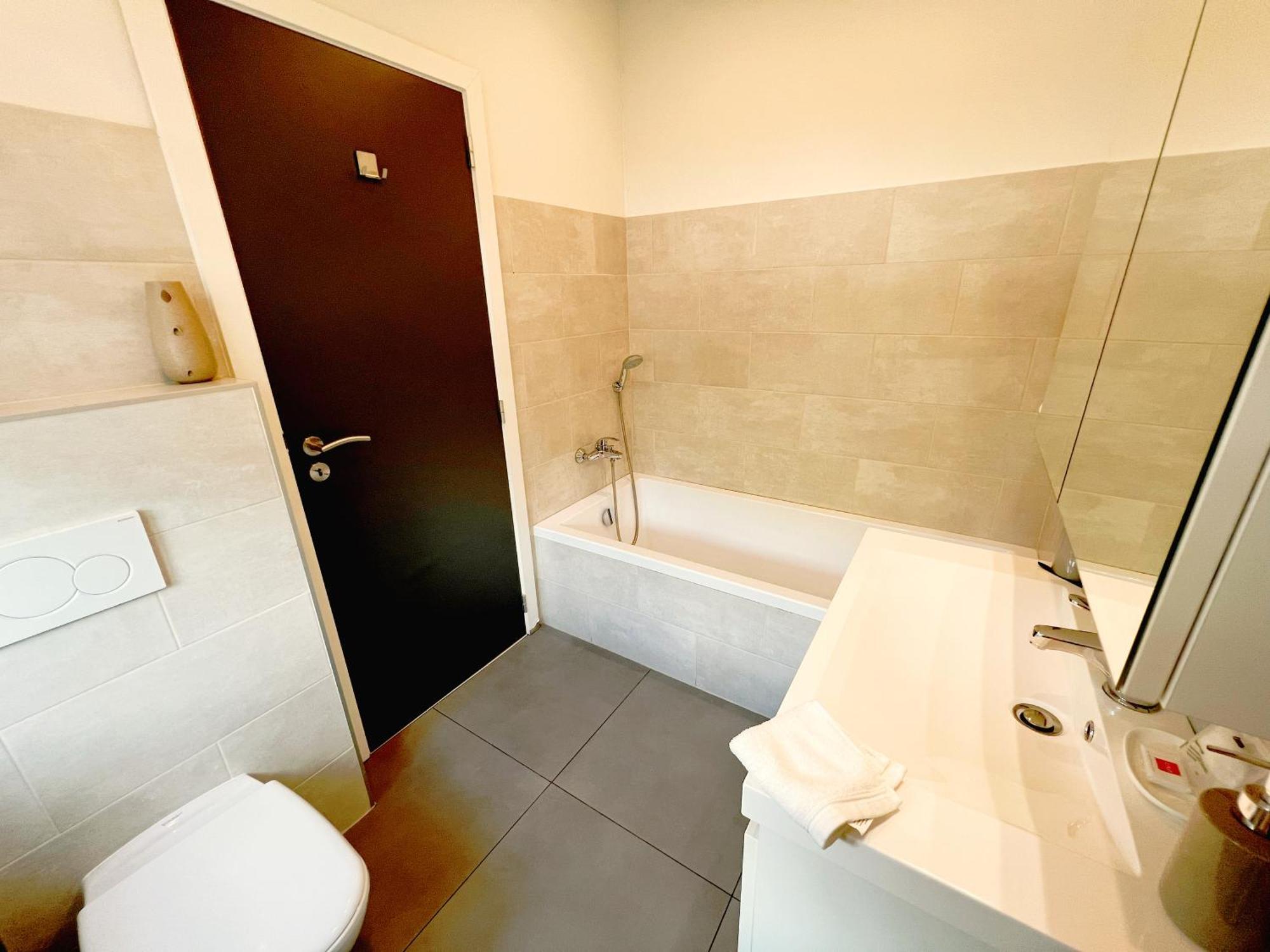 Au Sommet De La Cascade Hotel Stavelot Bagian luar foto