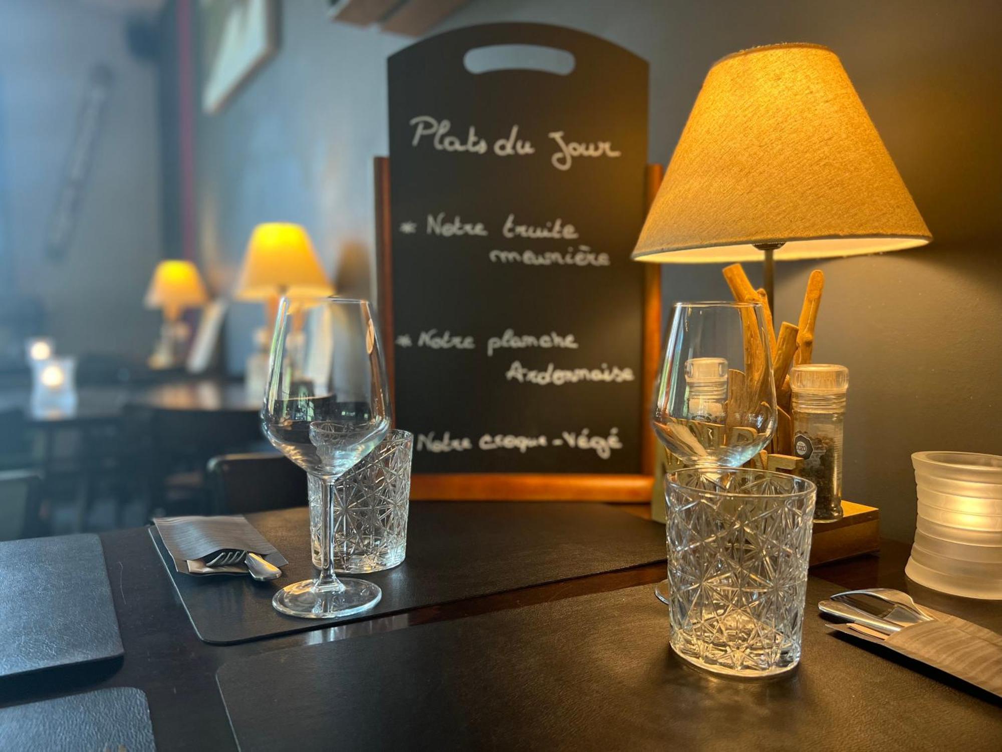 Au Sommet De La Cascade Hotel Stavelot Bagian luar foto