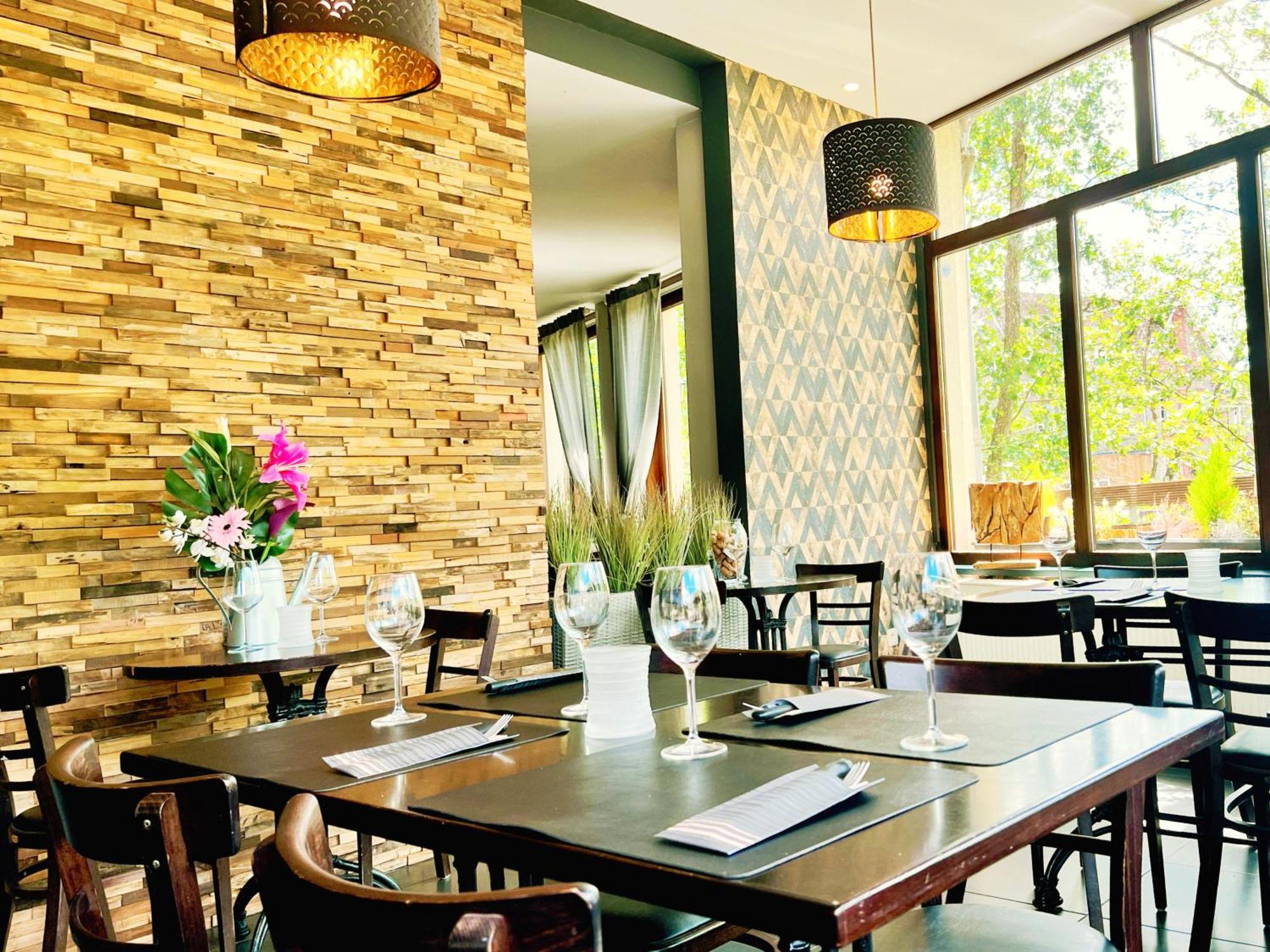Au Sommet De La Cascade Hotel Stavelot Bagian luar foto