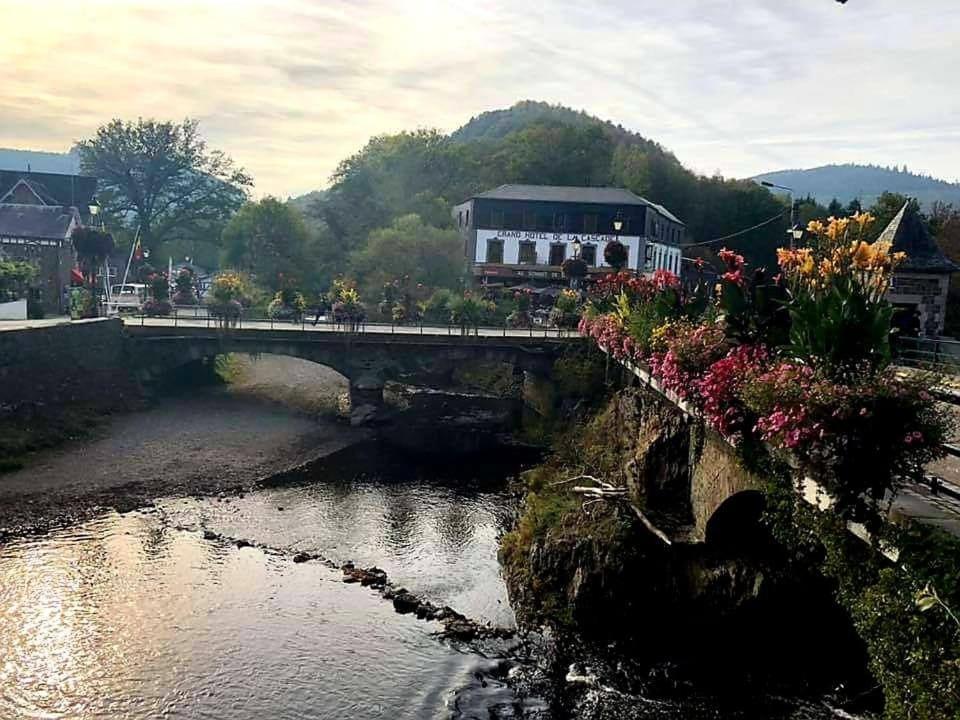 Au Sommet De La Cascade Hotel Stavelot Bagian luar foto